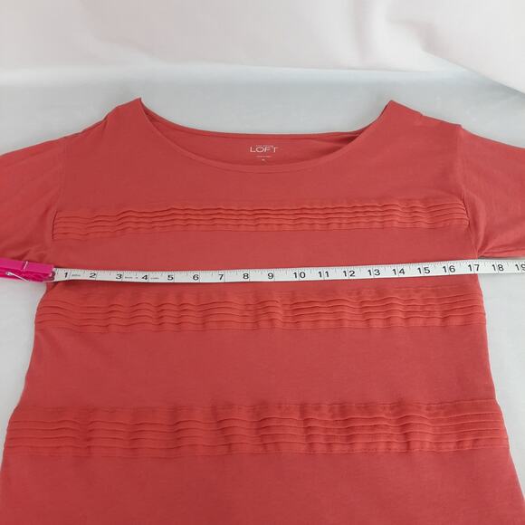 5 For $20.00 Ann Taylor LOFT Short Sleeve Horizontal Pleating Pattern, Medium - Picture 9 of 10